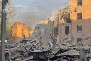 У Дніпрі з-під завалів дістали жертв атаки РФ