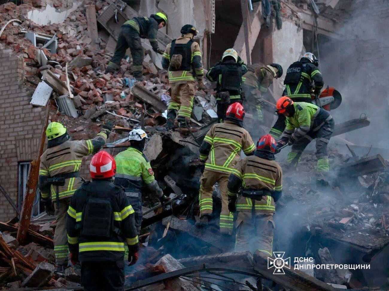 Армія РФ атакувала вісім регіонів України. Є загиблі й значні руйнування. Що відомо про наслідки удару