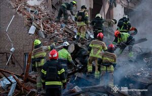 Армія РФ атакувала вісім регіонів України. Є загиблі й значні руйнування. Що відомо про наслідки удару