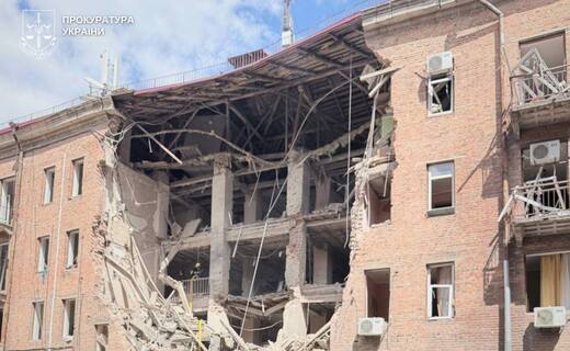 РФ уранці поцілила у Дніпрі в той самий квартал, що і вночі. Є загиблий і поранені