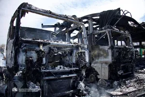 У Дніпрі 12 автомобілів згоріли на АЗС після російського удару