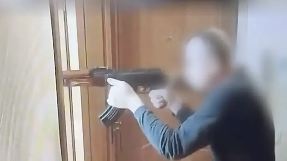 Називав людей "свинями" і готувався до розстрілу. Прокуратура розповіла про "голосіївського" стрілка