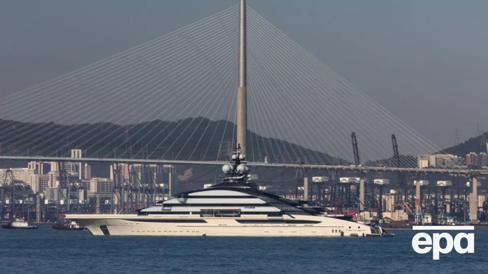 Ормузьку протоку перетнули підсанкційні судна і яхта російського мільярдера – ЗМІ