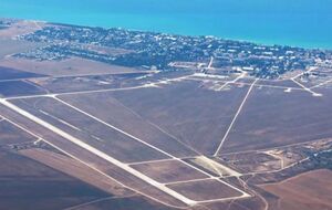 Ночью дроны дважды атаковали военные аэродромы в Крыму. В Севастополе ПВО убила человека – СМИ