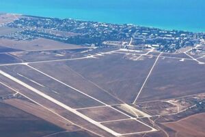 Ночью дроны дважды атаковали военные аэродромы в Крыму. В Севастополе ПВО убила человека – СМИ