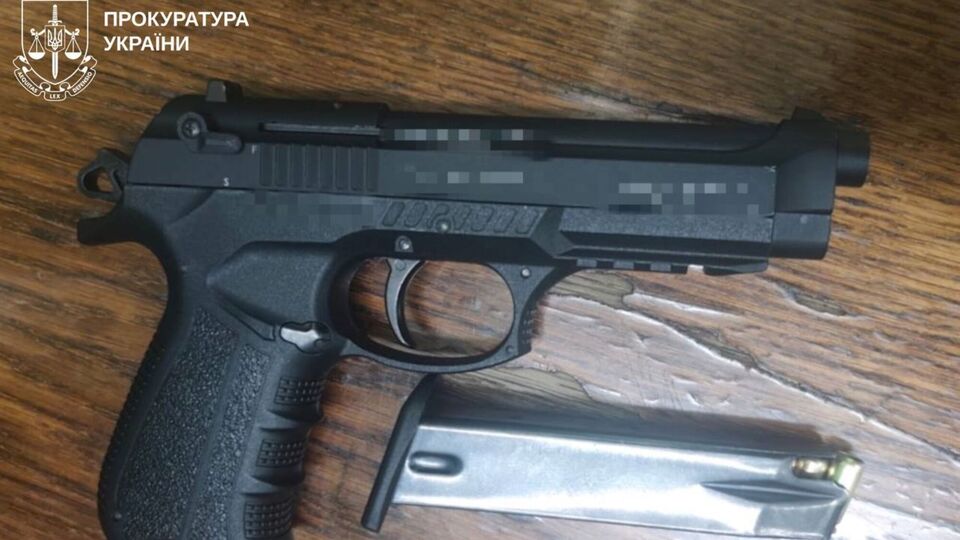 У метро Харкова стрілянина. Правоохоронці затримали чоловіка напідпитку. Фото