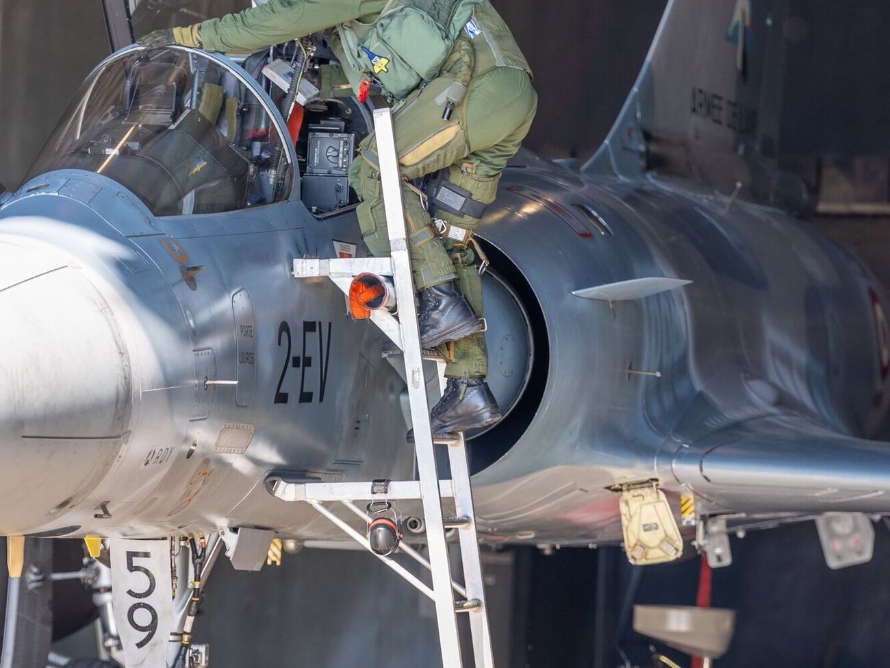 Франція готує українських пілотів до боїв на винищувачах Mirage 2000-5F 