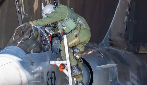 Франція готує українських пілотів до боїв на винищувачах Mirage 2000-5F