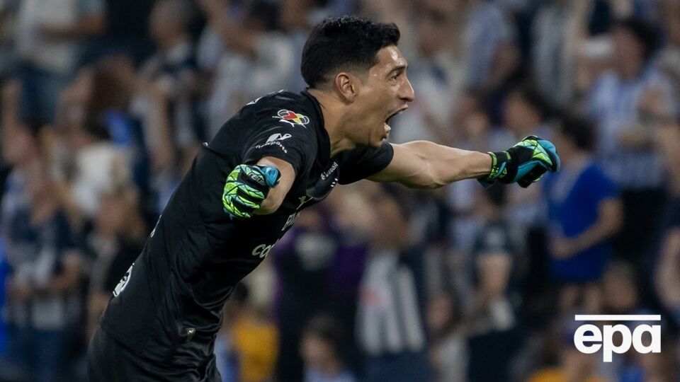 "Повна втрата самоконтролю". В Іспанії футбольний матч завершився масовою бійкою. Відео