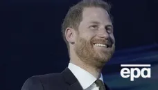 Азовцы подарили принцу Гарри и его жене Меган парные украшения с особым смыслом. Фото