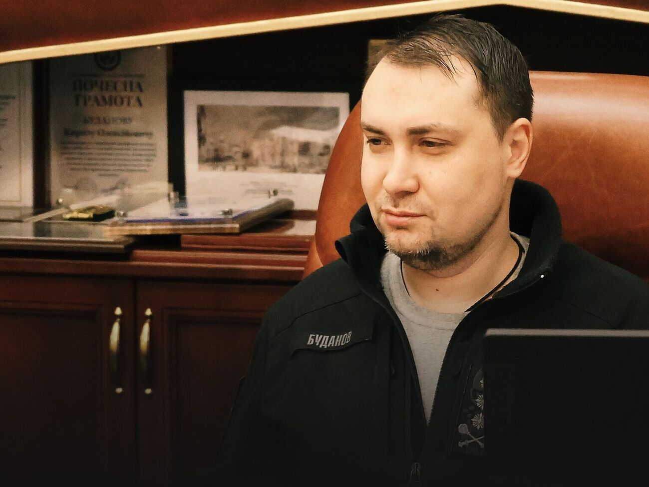 "Отряхнулся и пошел". СМИ впервые рассказали о трех ранениях Буданова