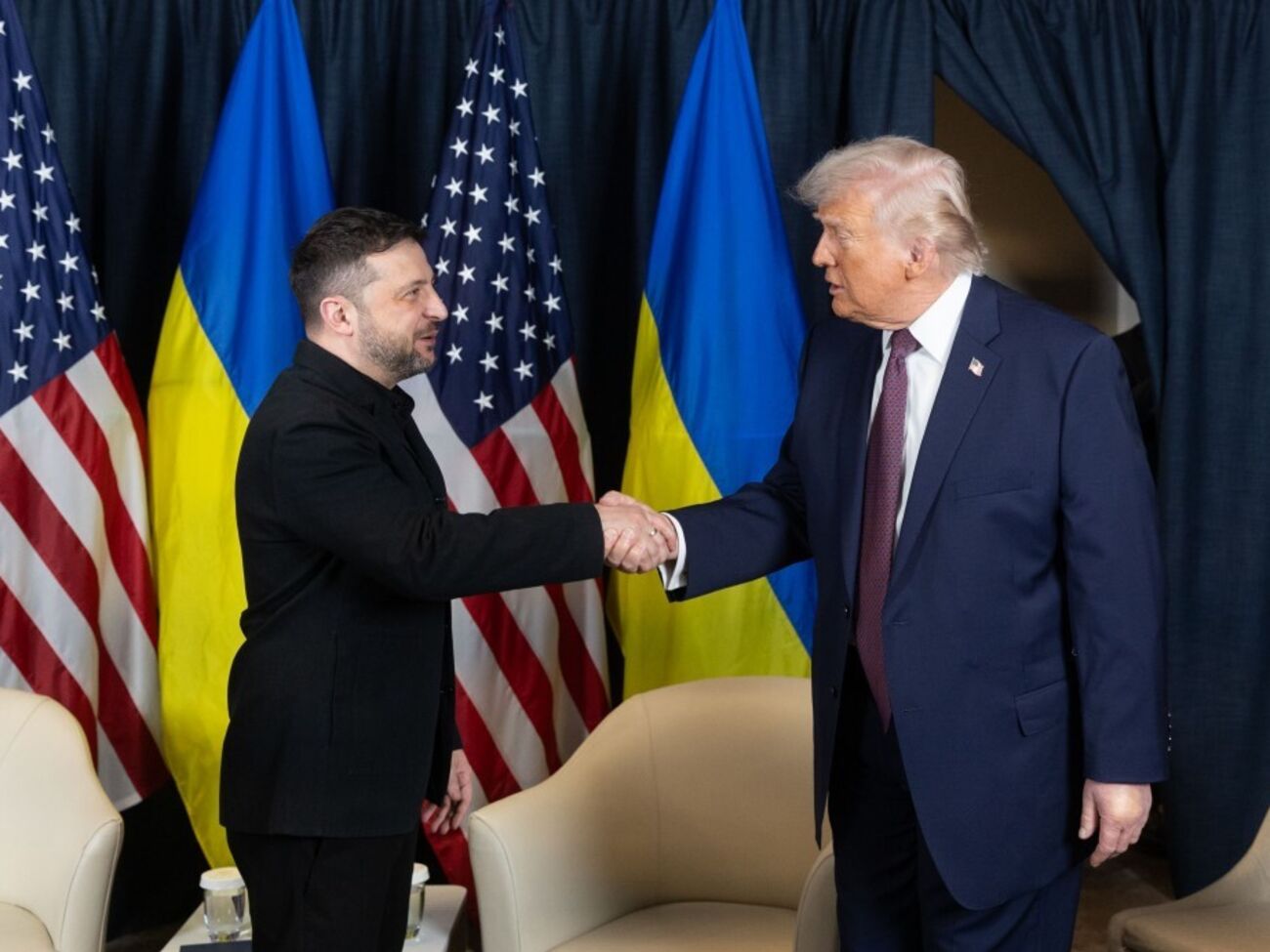 Україна стає новим лідером вільного світу, поки США відступають – NYT