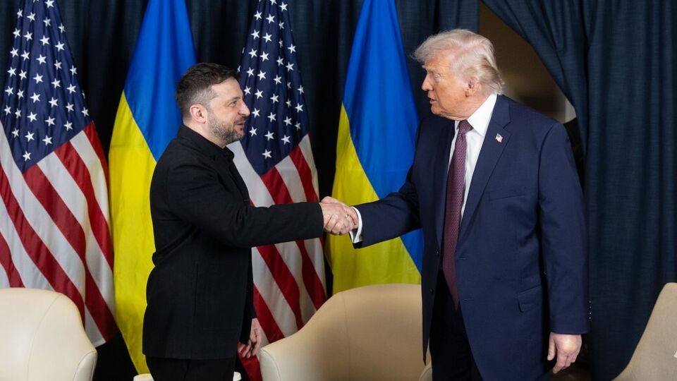 Україна стає новим лідером вільного світу, поки США відступають – NYT