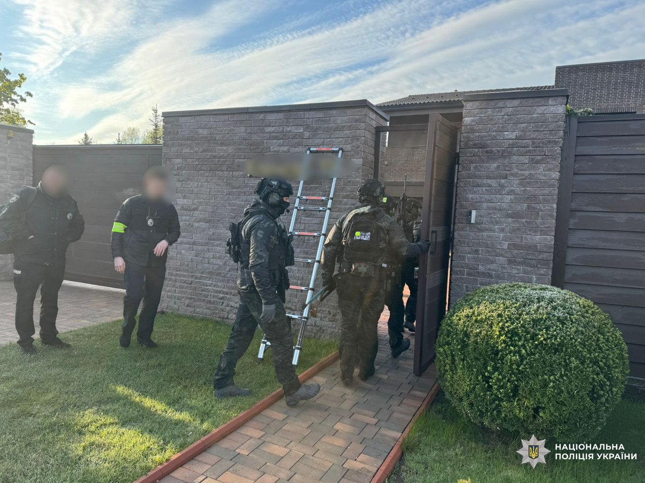 "Відмивання" 580 млн на оборонці. В Україні викрили масштабну схему з "конвертцентром" і фіктивними фірмами