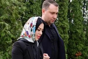 Сын от первого брака и весы в подарок на первом свидании. Почему жена Буданова не хотела за него замуж