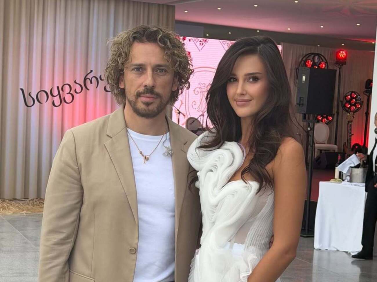 Рики Мартин, Галкин и Меладзе. Роскошная свадьба бизнесмена, разработавшего онлайн-казино, состоялась в Каннах