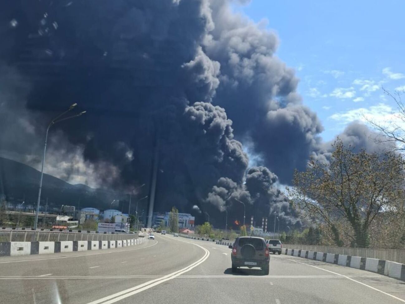 З'явилися нові супутникові знімки НПЗ у Туапсе. Які наслідки української атаки?