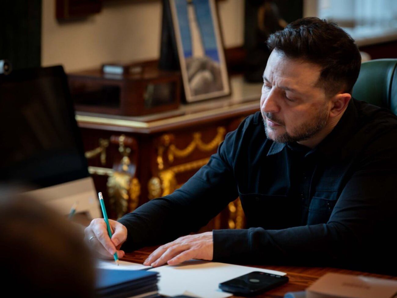 Зеленський запропонував Раді продовжити воєнний стан і мобілізацію до серпня