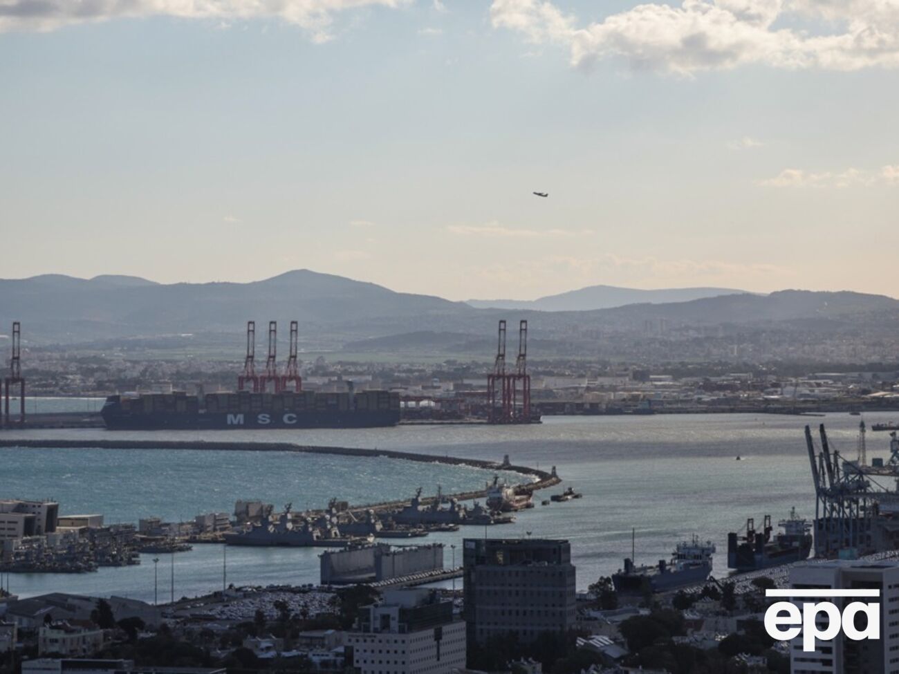 Зерно з окупованих територій у порту Хайфи. ЄС розглядає санкції проти Ізраїлю