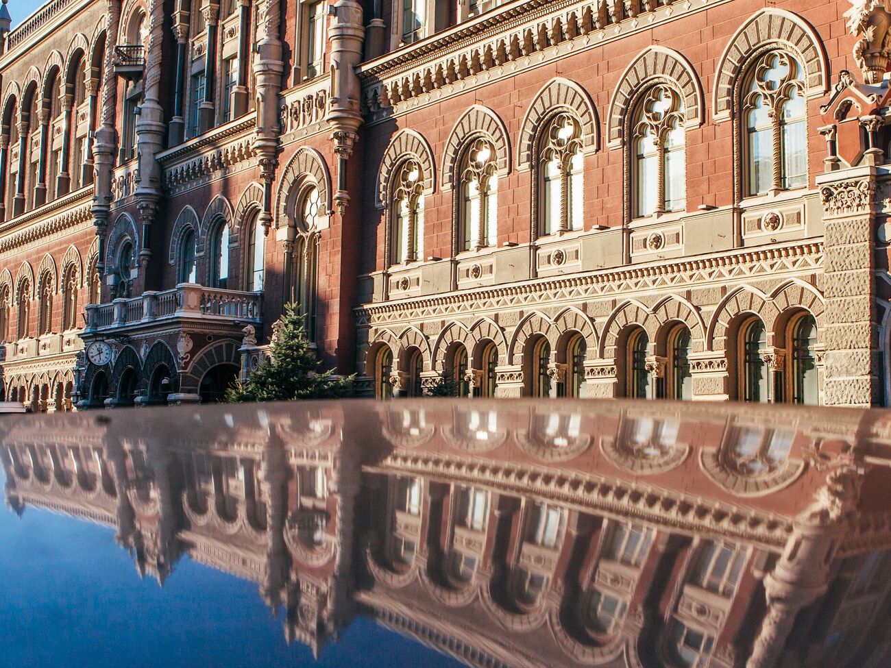 Нацбанк передасть у бюджет рекордну суму. Усі гроші спрямують на армію