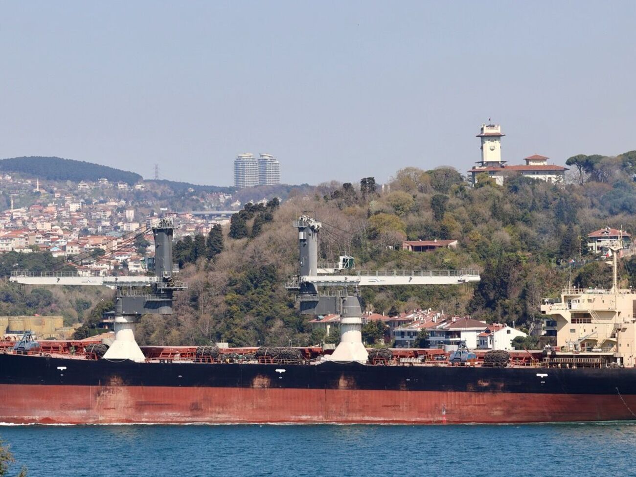 Україна звинуватила Ізраїль у прийманні краденого зерна і пригрозила санкціями. Ізраїль вимагає доказів. Головне про кризу