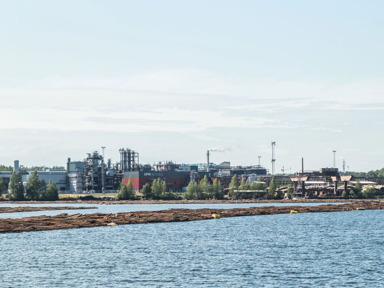 Для України, яка має статус кандидата на вступ у ЄС, цей законопроєкт є важливим сигналом, пише УНІАН