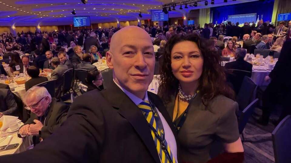 ФСБ начала транзит власти, Путин заблокирован на Валдае, самый позорный парад РФ. Стрим Бацман с Гордоном. Трансляция