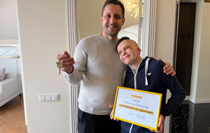 11-летний Роман Олексив, выживший после обстрела Винницы, получил квартиру от Рината Ахметова