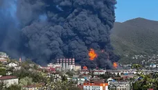 Гаряча нафта на вулиці, колосальний стовп диму, евакуація. Що знову відбувається в Туапсе?