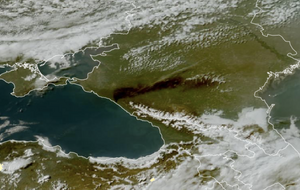 Шлейф диму від пожежі в Туапсе простягнувся на 400 км. Супутниковий знімок