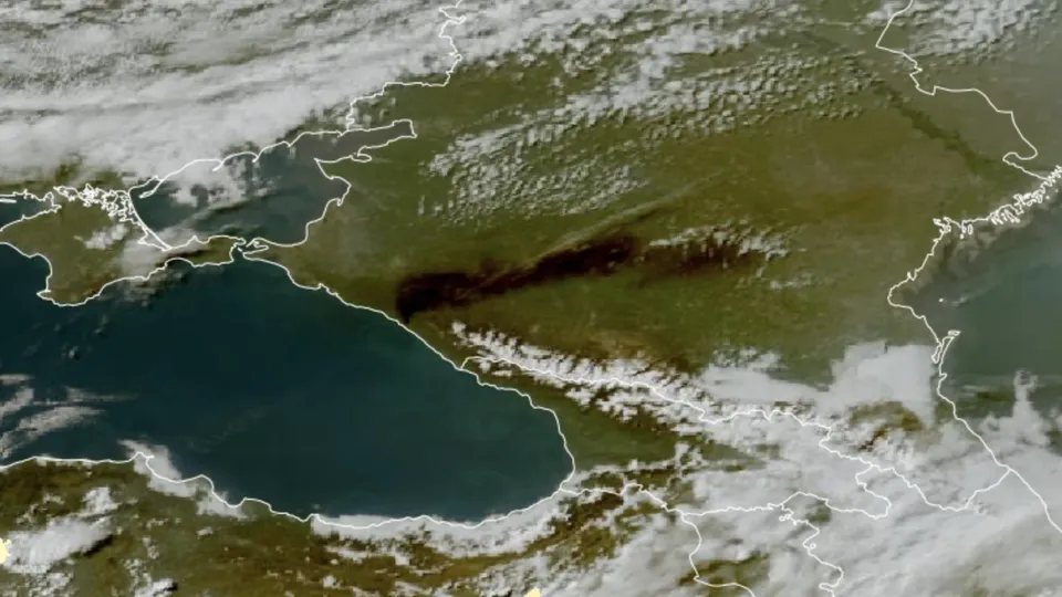 Шлейф диму від пожежі в Туапсе простягнувся на 400 км. Супутниковий знімок