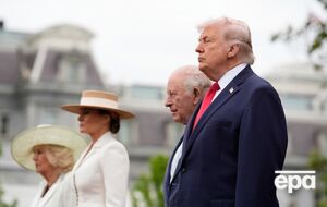 "Ну яке ж Трамп хамло". Президент США залишив королеву Каміллу "з простягнутою рукою". Відео