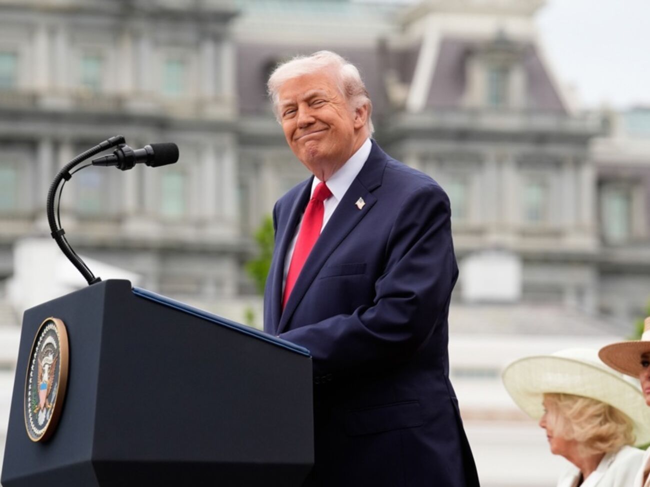 Трамп сказал, что Путин предложил ему помочь с Ираном. Он ответил: "Перед этим закончите свою войну"