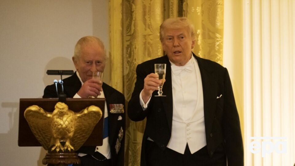 Чарльз III підколов Трампа щодо ремонту, який той розпочав у Білому домі. Відео