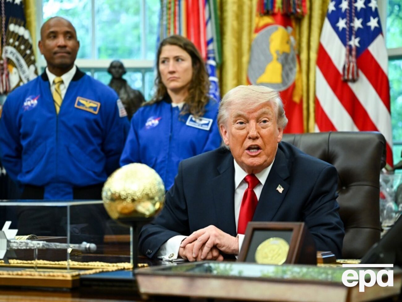 Трамп заявил, что Украина проиграла, а 159 ее военных кораблей – на дне. Вероятно, он имел в виду Иран