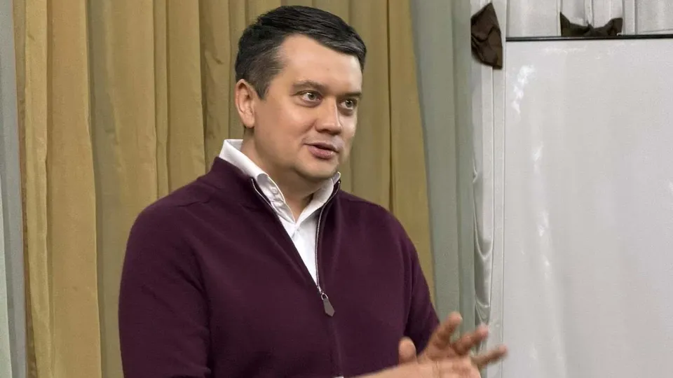 Нардеп Разумков зберігає понад 70 млн грн готівкою, його сім'я володіє шістьма оселями – Цибулько