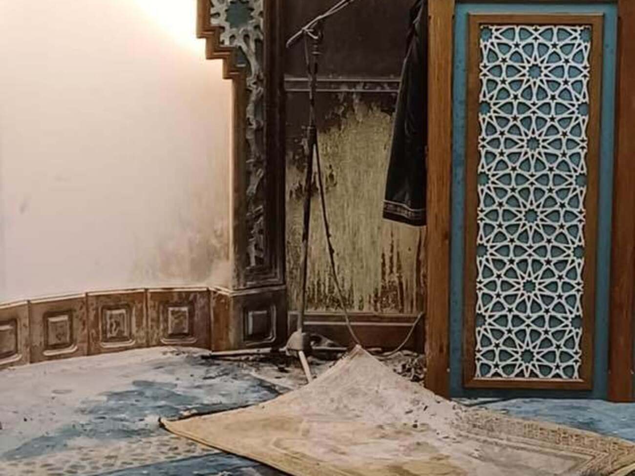 У Львові кинули пляшки із запалювальною сумішшю в мечеть. Поліція розслідує підпал