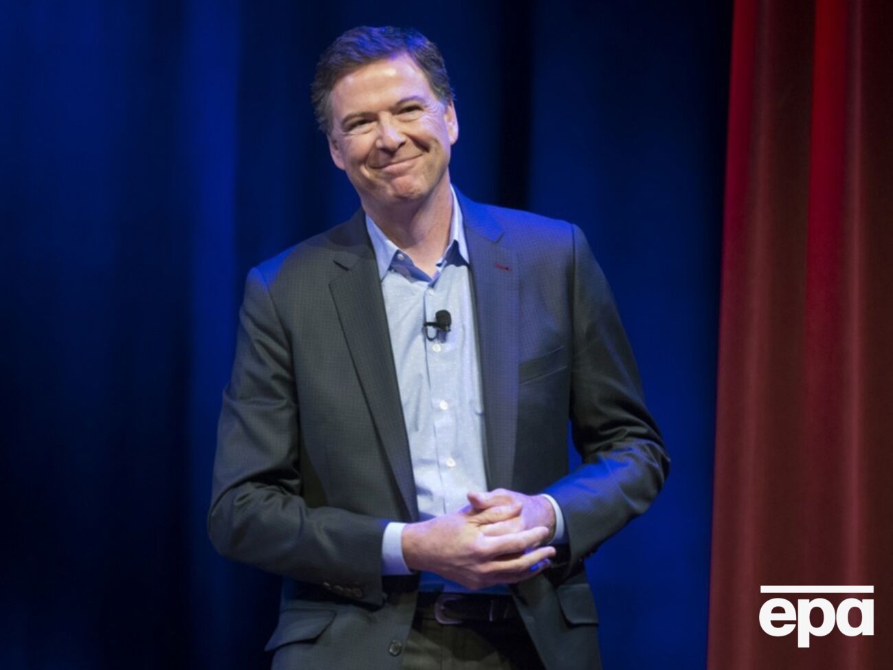 Ексдиректору ФБР висунули обвинувачення через фото мушель, опубліковане рік тому