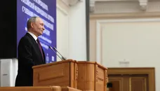 Путін, який втрачає рейтинг, запропонував "не зациклюватися" на заборонах. Що відбувається