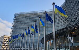 Кредит €90 млрд. ЄС може прив'язати допомогу Україні до податкової реформи – Bloomberg