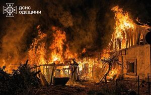 Росія атакувала Одеську область. Виникли масштабні пожежі, пошкоджено лікарню, є постраждалі