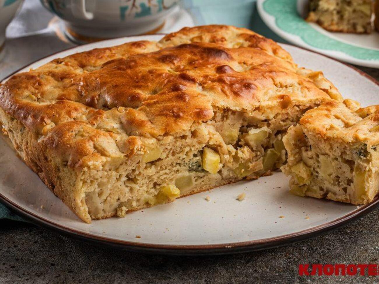 Готується набагато простіше, ніж шарлотка з яблуками, а смакує ідеально. Рецепт яблучного пирога