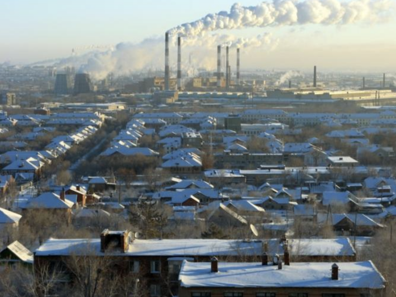 Дрони атакували Орськ за 1400 км від України. В аеропорту ввели обмеження