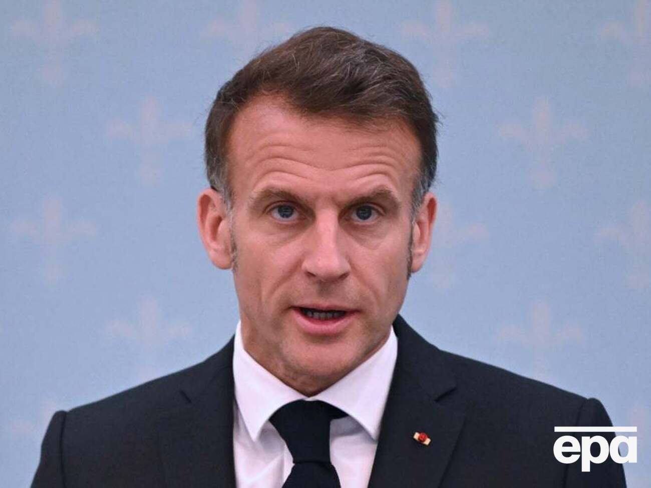 Макрон: Я считаю, что слов слишком много, и они разлетаются во все стороны