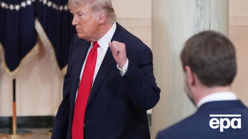 Трамп "за жодних обставин" не може просто припинити війну проти Ірану, адже це сприймуть як "політичне приниження", зазначив співрозмовник ЗМІ