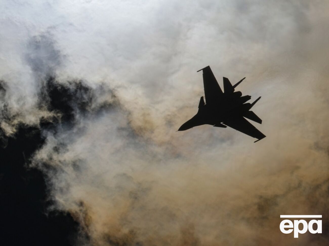 Экипаж Су-30 уцелел, утверждают в минобороны РФ