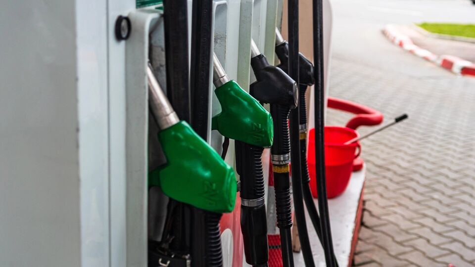 Несмотря на запрет на экспорт бензина из РФ, в ряде регионов уже фиксируются дефицит топлива и рост цен