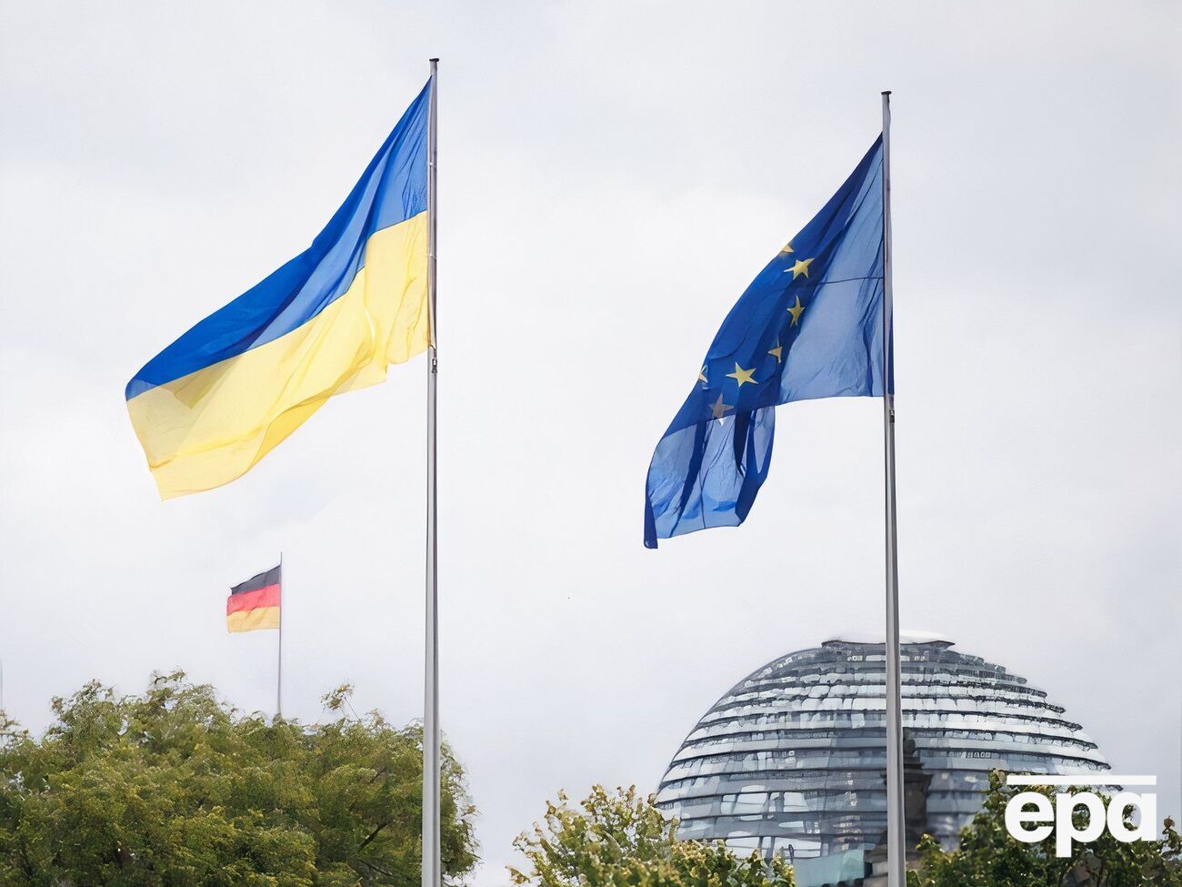 ЕС готовит для Украины пакет временных привилегий вместо ускоренного вступления – Politico