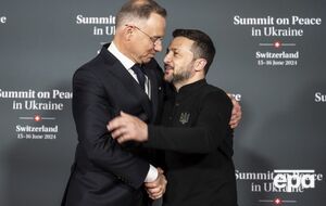 Дуда: Зателефонував Зеленський: "Анджею, летять ракети, земля тремтить. У Києві бомблять. Війна почалася"