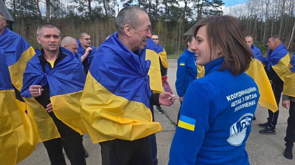 "Не відновлення, а трансформація". Психологиня "Серця Азовсталі" розповіла про роботу з ветеранами після полону